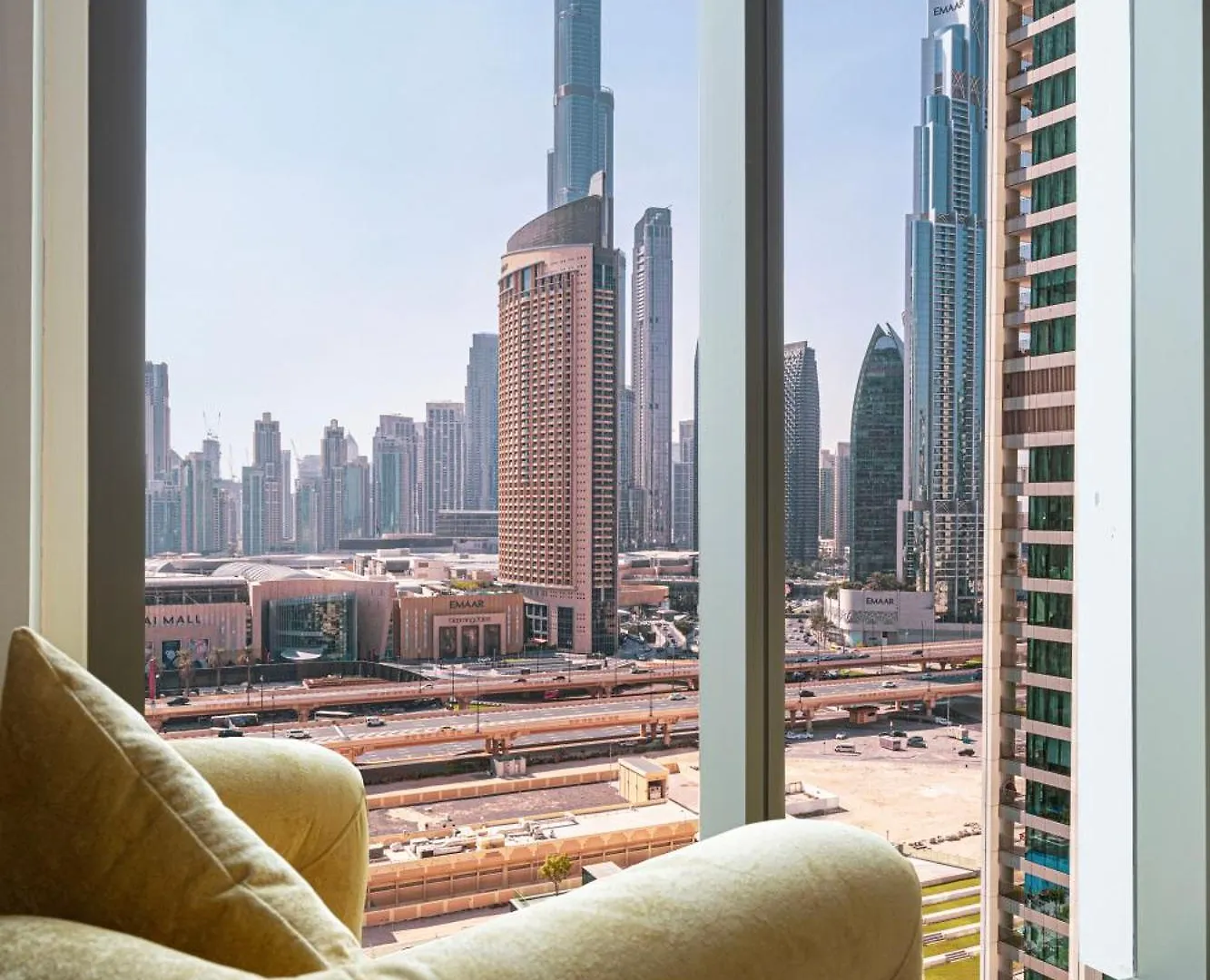 Downtown Dreams Burj Khalifa View Apartment Dubai